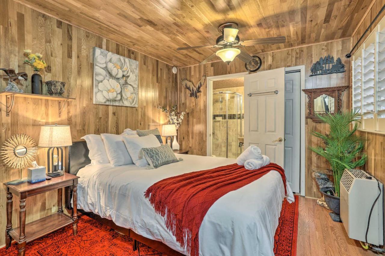 Boho Crestline Cabin, 1 Mile To Lake Gregory! 외부 사진